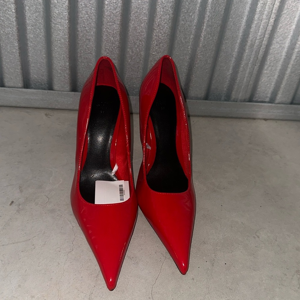 H&M pumps